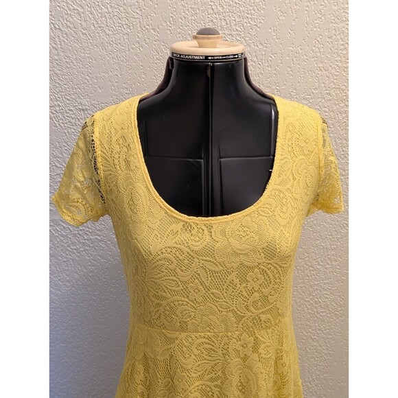 Slinky Brand Knee Length Fit And Flair Short Sleeve Yellow Lace Dress Size S - Picture 8 of 9